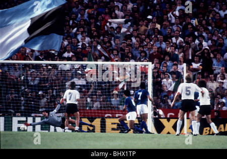 Italie 3 Allemagne de l'ouest de la Coupe du Monde de football 1982 1 Paul Breitner Final scores 3 le seul but de l'Allemagne de l'Ouest Banque D'Images