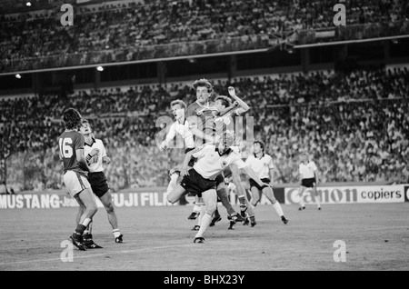 Finales de la Coupe du Monde 1982, deuxième tour Groupe B match à Madrid, Espagne. L'Allemagne de l'Ouest 0 v Angleterre 0. Angleterre defender Terry Butcher Banque D'Images