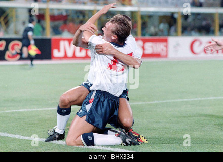 Dernière Coupe du Monde 1990 Angleterre 16 1 Belgique 0 David Platt célèbre le gagnant dans le temps supplémentaire ©2002 Mirrorpix Banque D'Images