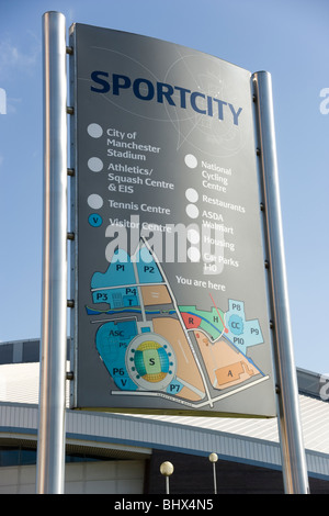 Panneau à l'entrée de la ville ou le sport en complexe Eastlands manchester home à Manchester City Football Club Banque D'Images