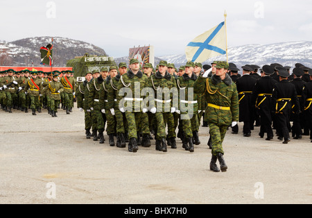 Commémoratif de la Dolina Slavy, Arctique de la Russie. 64-ème anniversaire de la victoire de l'Union soviétique sur l'Allemagne nazie pendant la Seconde Guerre mondiale. Banque D'Images