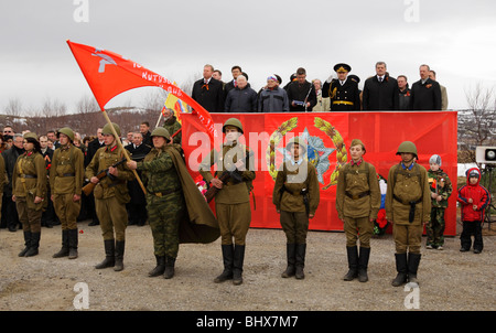 Commémoratif de la Dolina Slavy, Arctique de la Russie. 64-ème anniversaire de la victoire de l'Union soviétique sur l'Allemagne nazie pendant la Seconde Guerre mondiale. Banque D'Images