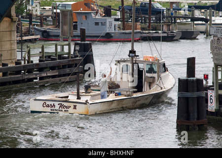 Bateau de la baie de Chesapeake à Cambridge Creek Banque D'Images