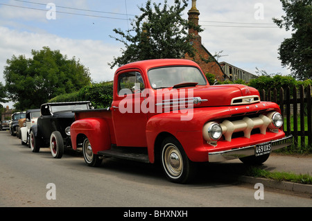 1940 Ford Pickup Stepside Hotrod la queue aux Shakedown Rock'n'Roll festival Banque D'Images