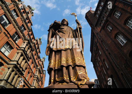 Saint Ansgar statue sur le Trostbrücke à Hambourg, Allemagne, Europe Banque D'Images