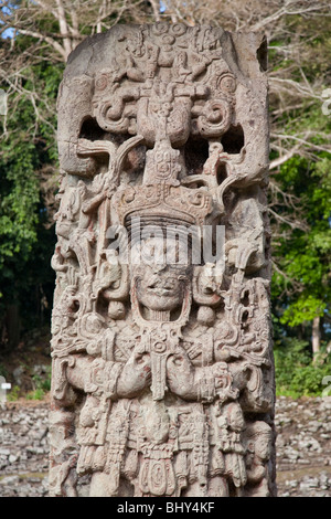 Stela B, place principale avec stèles, Copan Ruinas, Honduras Banque D'Images