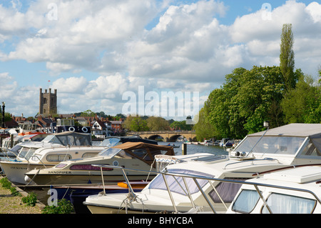 Mored bateaux sur la Tamise à Henley on Thames, Berkshire, England, UK Banque D'Images