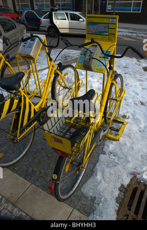 Service de location de vélos automatisé Jello Karlin de Prague République Tchèque Europe Banque D'Images