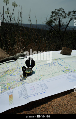 L'Afrique du Sud, paysage, nature morte, compas magnétique sur site, contrôle sur les orientations d'une randonnée pédestre en pleine nature Banque D'Images