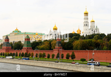 Kremlin et la cathédrale de l'archange Michel et Ivan le Grand clocher, Moscou Banque D'Images