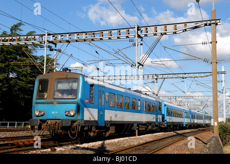 Le train Express Régional (TER) Banque D'Images