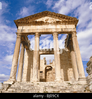 Les Ruines Romaines de Dougga, Tunisie, Afrique du Nord Banque D'Images