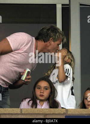 GORDON RAMSEY BISOUS FILLE CELEBS À LOS ANGELES GALAXY V SEATTLE SOUNDERS MATCH DE FOOTBALL CARSON LOS ANGELES CA USA circons 15 Banque D'Images