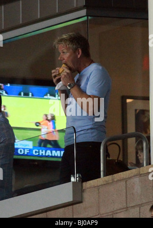 GORDON RAMSEY LOS ANGELES GALAXY V CHIVAS USA CELEBS À MATCH DE FOOTBALL CARSON LOS ANGELES CA USA 29 Août 2009 Banque D'Images