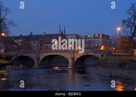 Miller pont enjambant la rivière Kent, Kendal, Cumbria, Angleterre, Royaume-Uni Banque D'Images