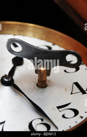 Vieille horloge à pendule Banque D'Images