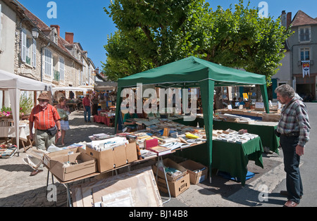 Plein air annuel salon du livre - Angles-sur-l'Anglin, France. Banque D'Images