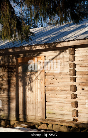 Ancien hangar en rondins , Finlande Banque D'Images