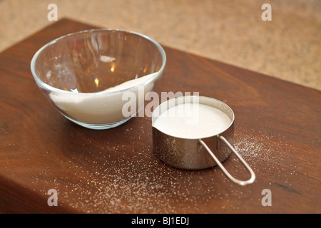 Pour la cuisson du sucre granulé fin Banque D'Images
