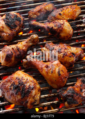 Installations pour Barbecue cuisses de poulet piri piri les jambes et les ailes Banque D'Images