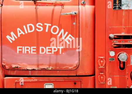 Détail d'un vieillissement Mack Fire Engine/Chariot trouvés de Marsh Harbour, Bahamas Great Abaco. Maidstone USA pas de Kent (Royaume-Uni) Banque D'Images