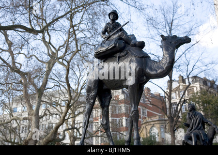 Monument à Imperial Camel Corps in Victoria Embankment, London Banque D'Images