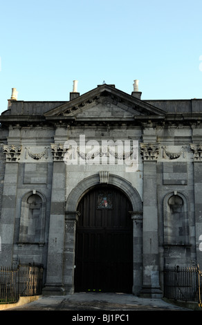 Voir l'entrée de devant le château de Kilkenny Kilkenny, Irlande Banque D'Images