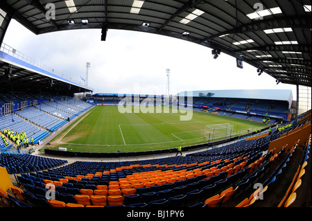 Vue à l'intérieur du stade Fratton Park, Portsmouth. Accueil de Portsmouth Football Club Banque D'Images