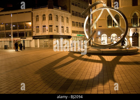 L'esprit de la sculpture publique de Belfast, Belfast, Irlande du Nord. La sculpture a été réalisé par l'artiste Dan George. Banque D'Images