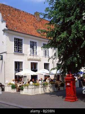 Restaurant en plein air, Mariastraat, Bruges, Flandre occidentale, Belgique Banque D'Images