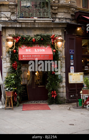 Porte d'entrée / de Restaurant De Lyon / Bistro De Lyon : : Restaurant / Café / bistro bar dans la ville de Lyon, France. Banque D'Images