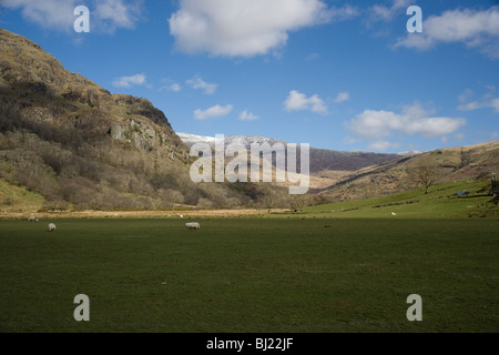 La chaîne de montagnes Glyder de Nant Gwynant vallée de Snowdonia, le Nord du Pays de Galles Banque D'Images