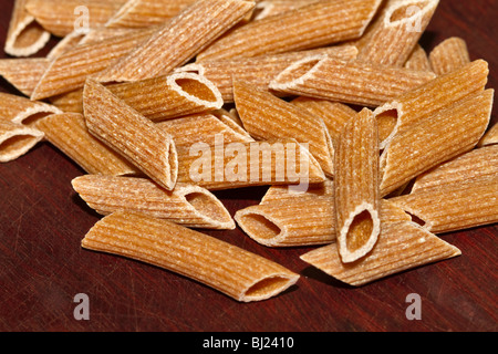 Pâtes penne rigata complet non cuites
