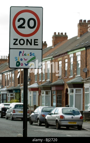 A 20 milles à l'heure ouvrir dans une rue à Hull, Royaume-Uni. Banque D'Images