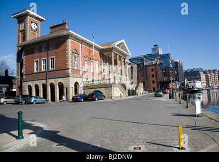 Old Custom House et quayside waterfront Ipswich Suffolk Angleterre Banque D'Images