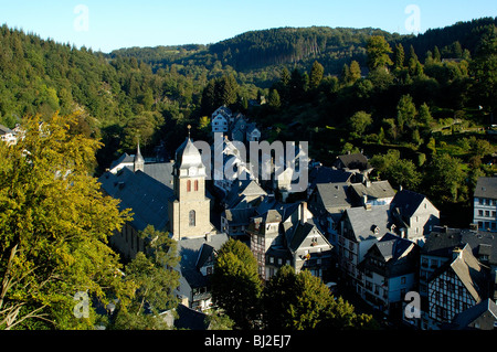 Naturpark Hohes Venn-Eifel Eifel, Blick auf die Altstadt von Monschau Banque D'Images