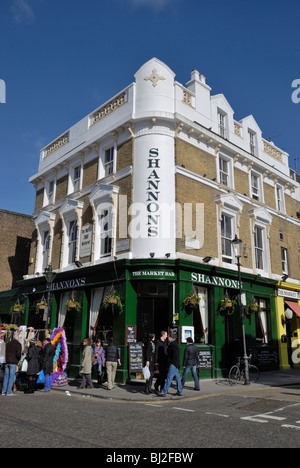 Shannon Pub, Portobello Road, Notting Hill, Londres, Angleterre. Banque D'Images