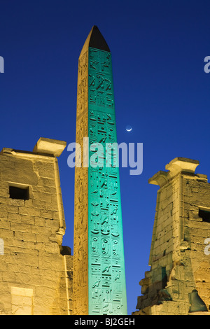 Pylône et obélisque de Ramsès II, temple de Louxor, Egypte Banque D'Images