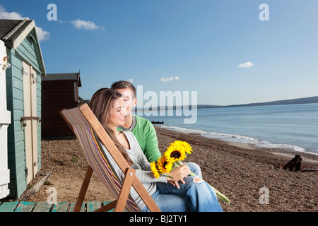 Couple partageant un moment romantique Banque D'Images