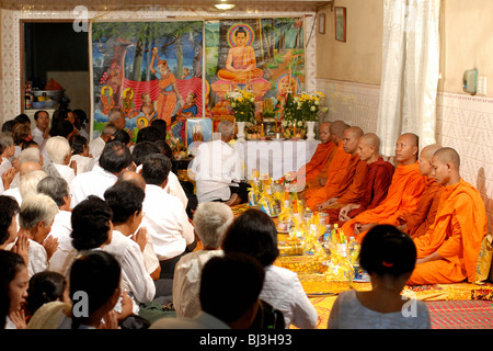 Cérémonie funéraire bouddhiste dans une famille riche, Phnom Penh, Cambodge Banque D'Images