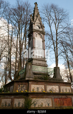 Le cadran solaire Memorial Burdett-Coutts, St Pancras, London Borough of Camden, UK Banque D'Images