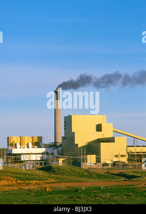 Wyodak Power Plant, une installation de production d'électricité alimentées au charbon pour cinq États, près de Gillette, Wyoming, USA Banque D'Images