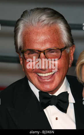 GEORGE HAMILTON VANITY FAIR OSCAR PARTY 2010 Los Angeles CA USA 07 Mars 2010 Banque D'Images