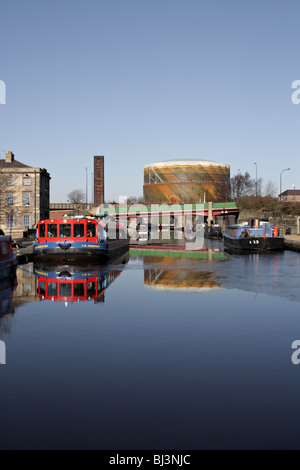 Bateaux étroits amarrés à Victoria Quay, Sheffield Angleterre Royaume-Uni, quai du bassin du canal Banque D'Images