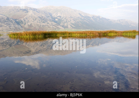 Lago del Matese Lake dans le parc régional Parco del Matese, Campanie, Molise, Italie, Europe Banque D'Images