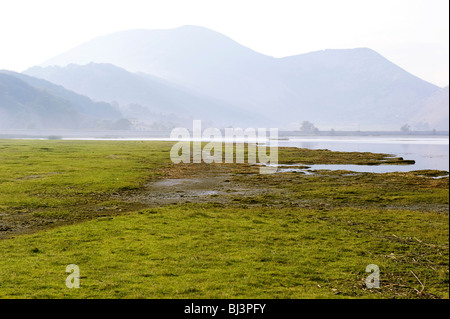 Lago del Matese Lake dans le parc régional Parco del Matese, Campanie, Molise, Italie, Europe Banque D'Images