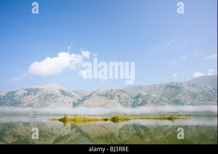 Lago del Matese Lake dans le parc régional Parco del Matese, Campanie, Molise, Italie, Europe Banque D'Images