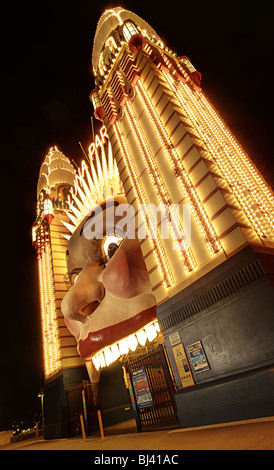 Nuit de temps a l'entrée de Luna Park à Sydney, Australie Banque D'Images