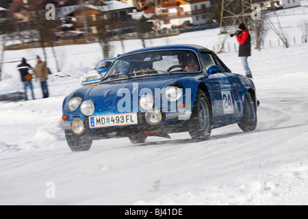 Renault Alpine A110, construit en 1971, l'ancien Championnat du Monde des Rallyes des voitures classiques, voitures de course d'hiver, la glace Historique Trophy 2010, Al Banque D'Images