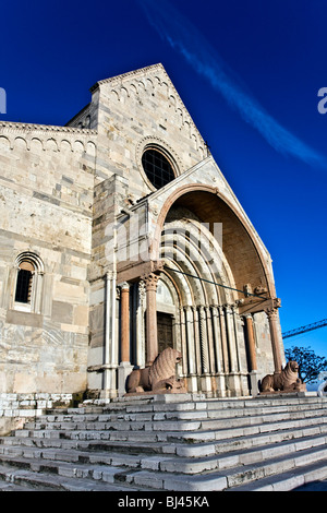 Église Duomo de San Ciriaco, architecture romane, Ancône, Marches, Italie Banque D'Images